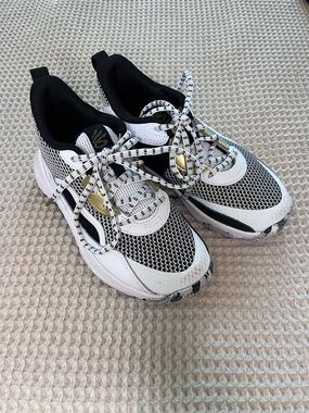 Under Armor Kids Curry 3Z 24 Basketball Sneakers